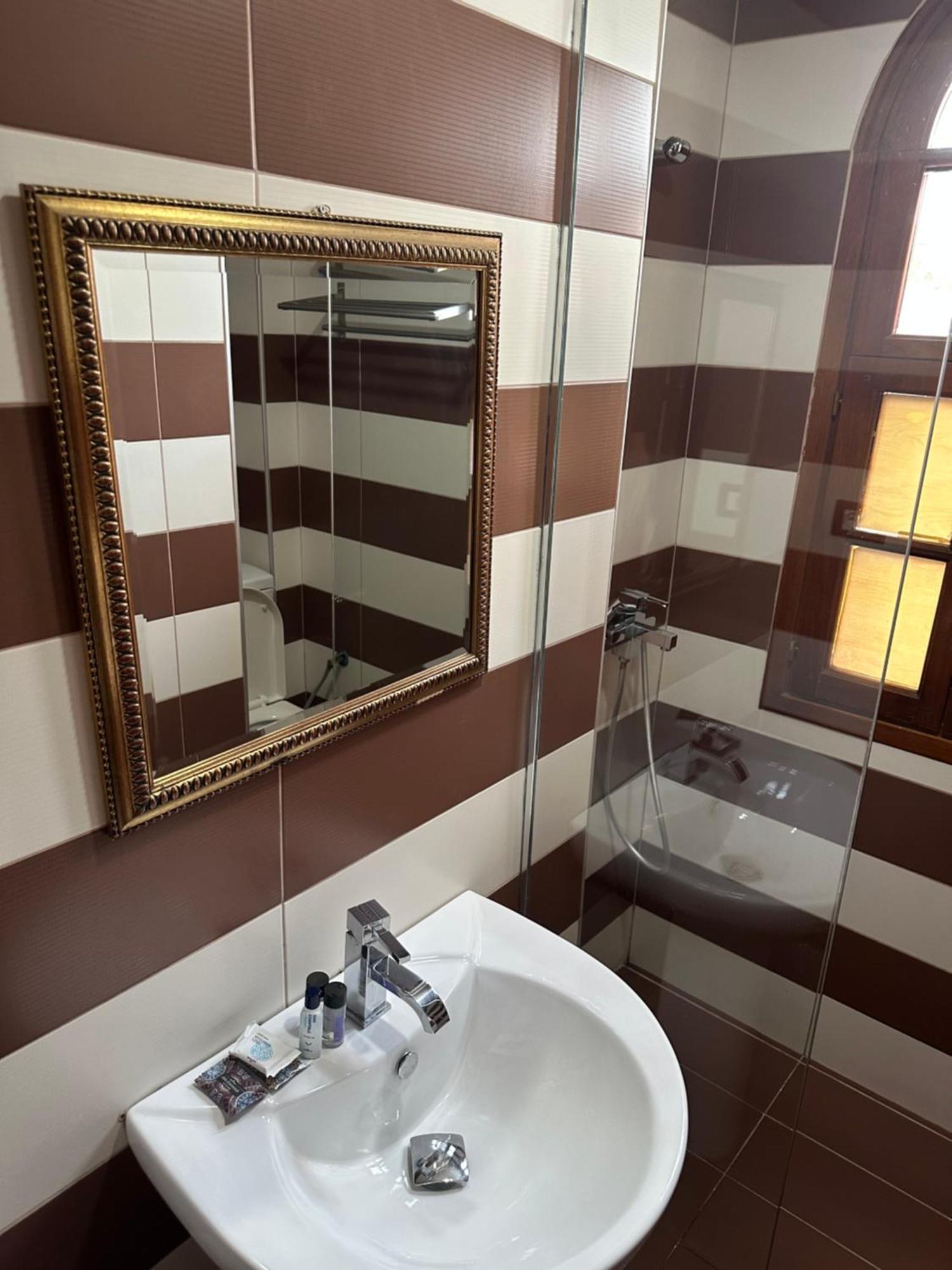 Monte Cristo Hotel With Rooftop Pool Sarande Luaran gambar