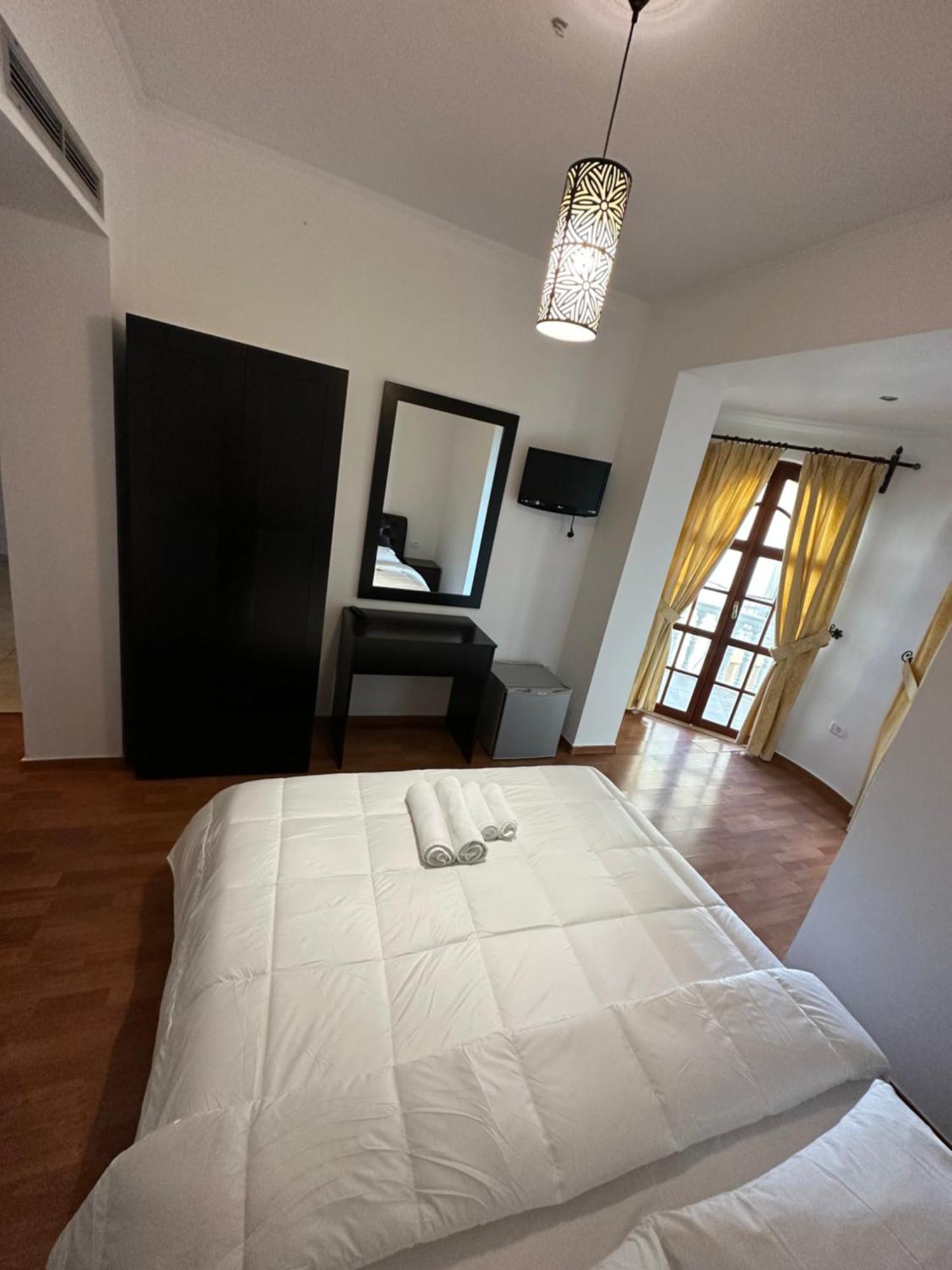 Monte Cristo Hotel With Rooftop Pool Sarande Luaran gambar